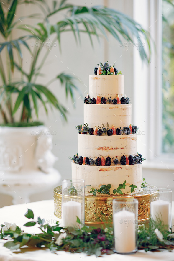 Cute deals wedding cakes